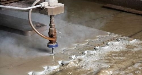 Comprehensive guide on water jet cutting focus image