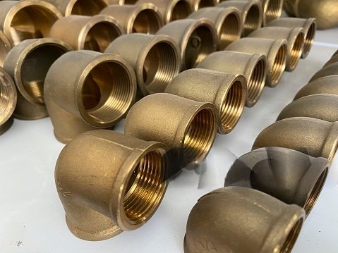 elbow fittings - Choosing the right material for water line fittings 